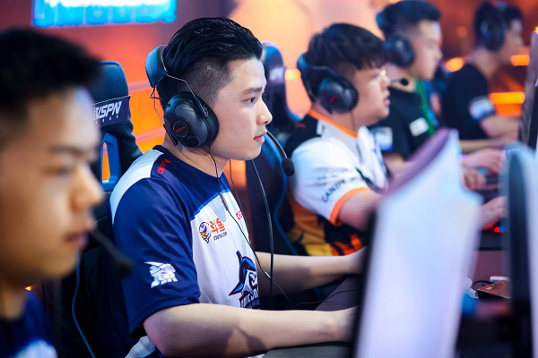 C9鏖战BRO，Viper开启传奇时刻峡谷大战八强赛，强势挺进下一轮