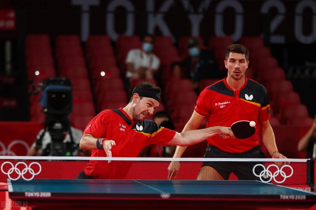 英格兰队鏖战德国队，马龙统治全场