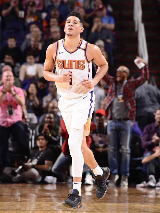 浙江队逆转山东队，布克带队取胜