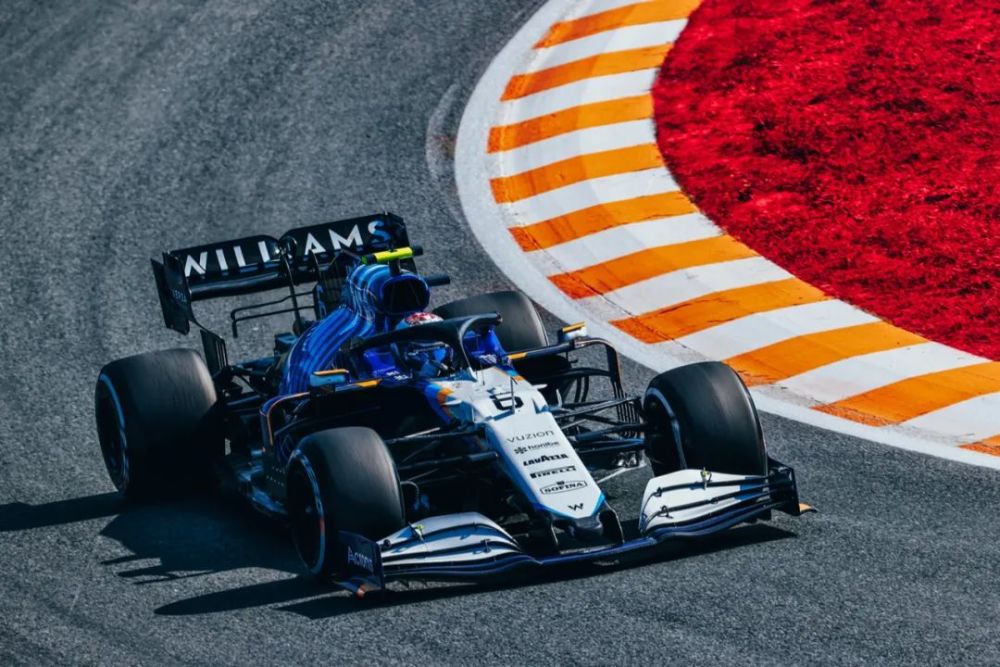 威廉姆斯横扫哈斯车队，佩雷兹关键制胜